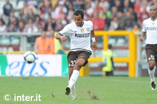 Mancini bounces one off Pisano