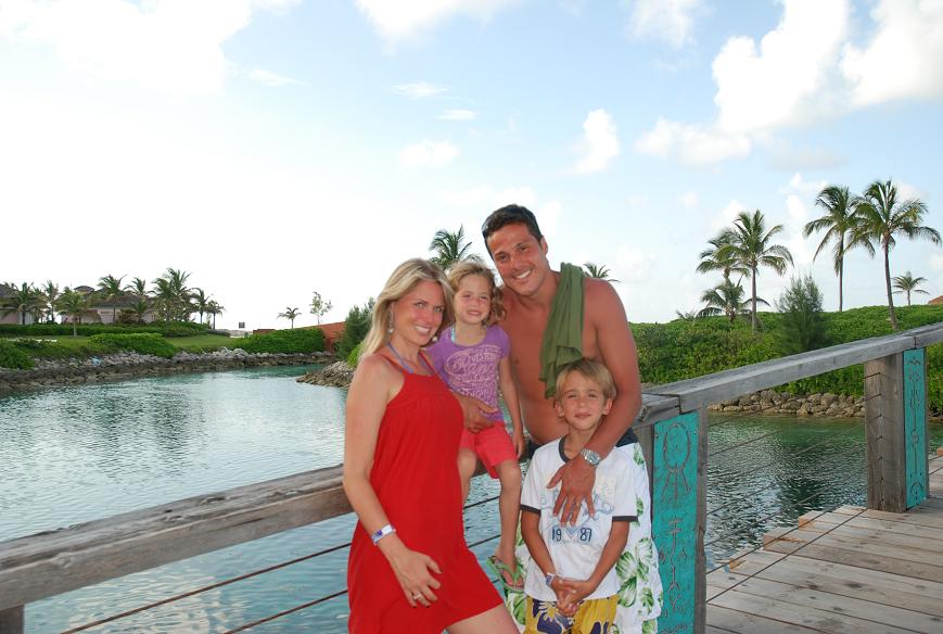 Julio Cesar and family - aren\'t they cute?
