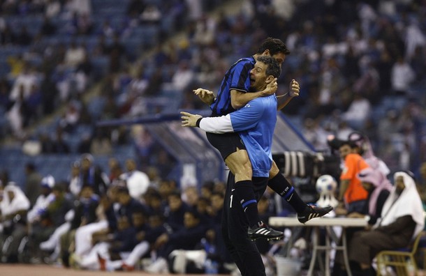 Zanetti and Toldo after the friendly against Al Hilal