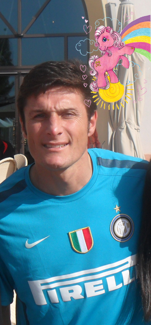 Pupi spontaneously manifesting ponies